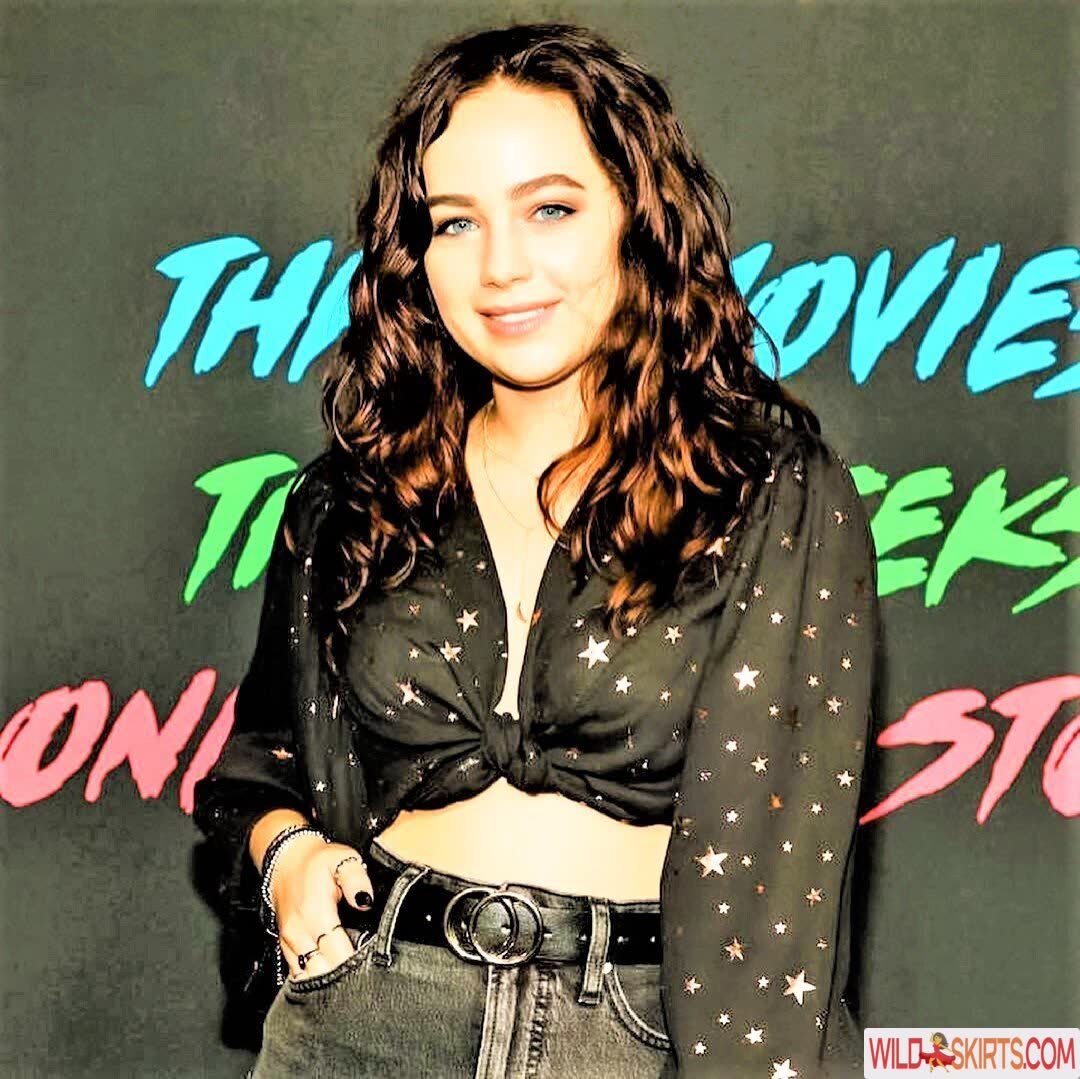 Mary Mouser nude leaked photo #6