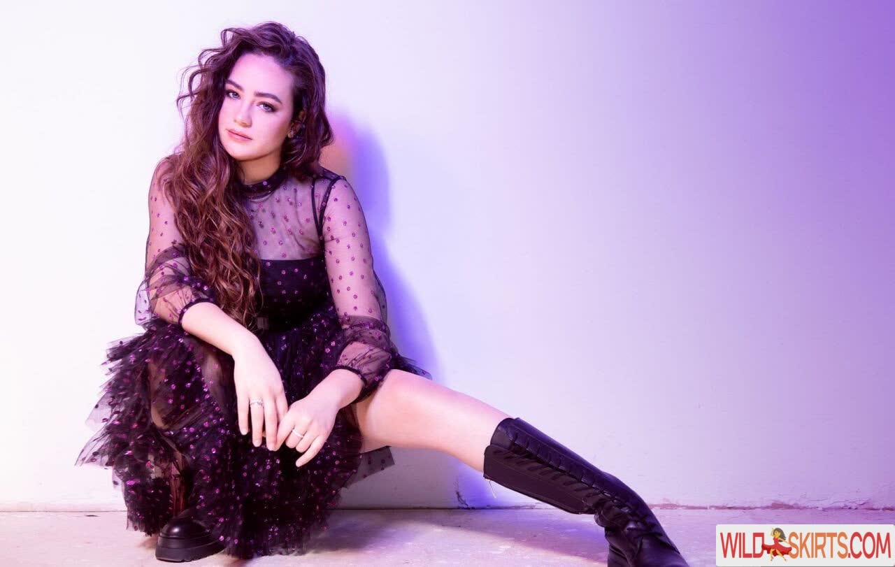 Mary Mouser nude leaked photo #14