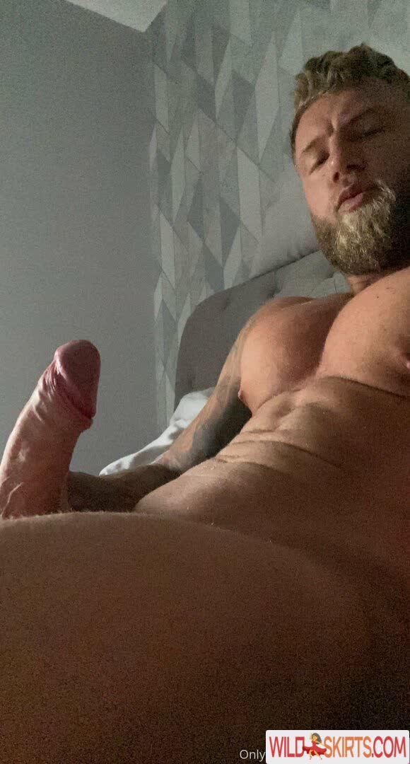 Mattygilbert91 nude leaked photo #23