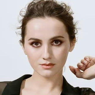 Maude Apatow avatar