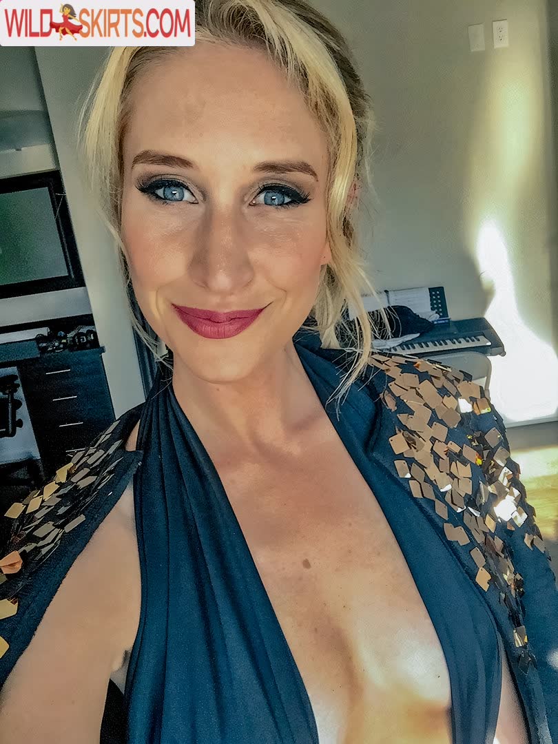 Maude Garrett / geekbomb / maudegarrett nude Patreon, Instagram leaked photo #5