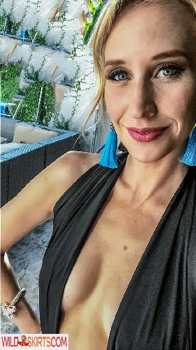 Maude Garrett / geekbomb / maudegarrett nude Instagram leaked photo #33