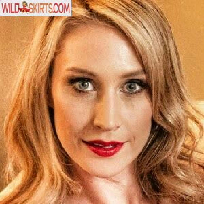 Maude Garrett / geekbomb / maudegarrett nude Instagram leaked photo #161