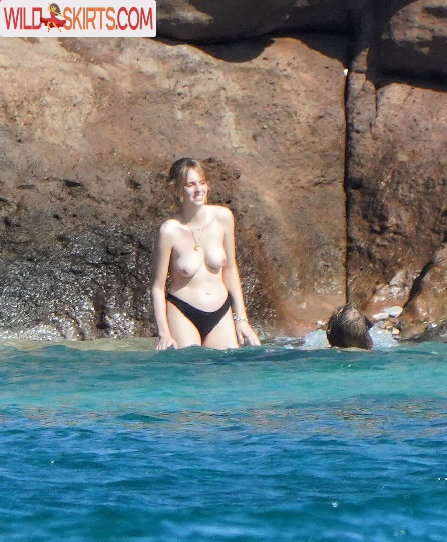 Maya Hawke nude leaked photo #12