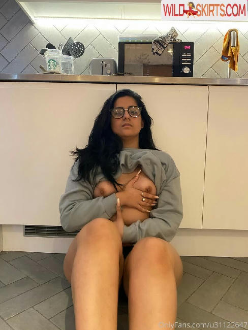 Mel / Melfarahmand / melisaoffiziell nude OnlyFans, Instagram leaked photo #1