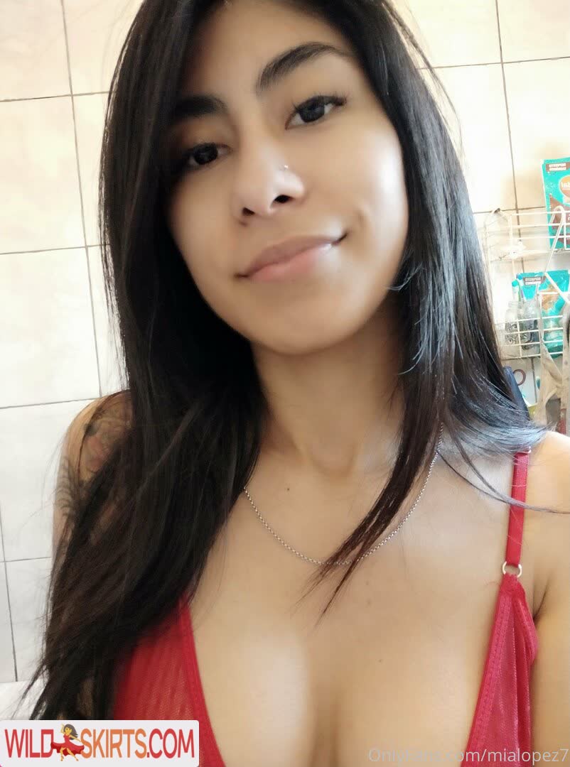 Mialopez7 nude leaked photo #12