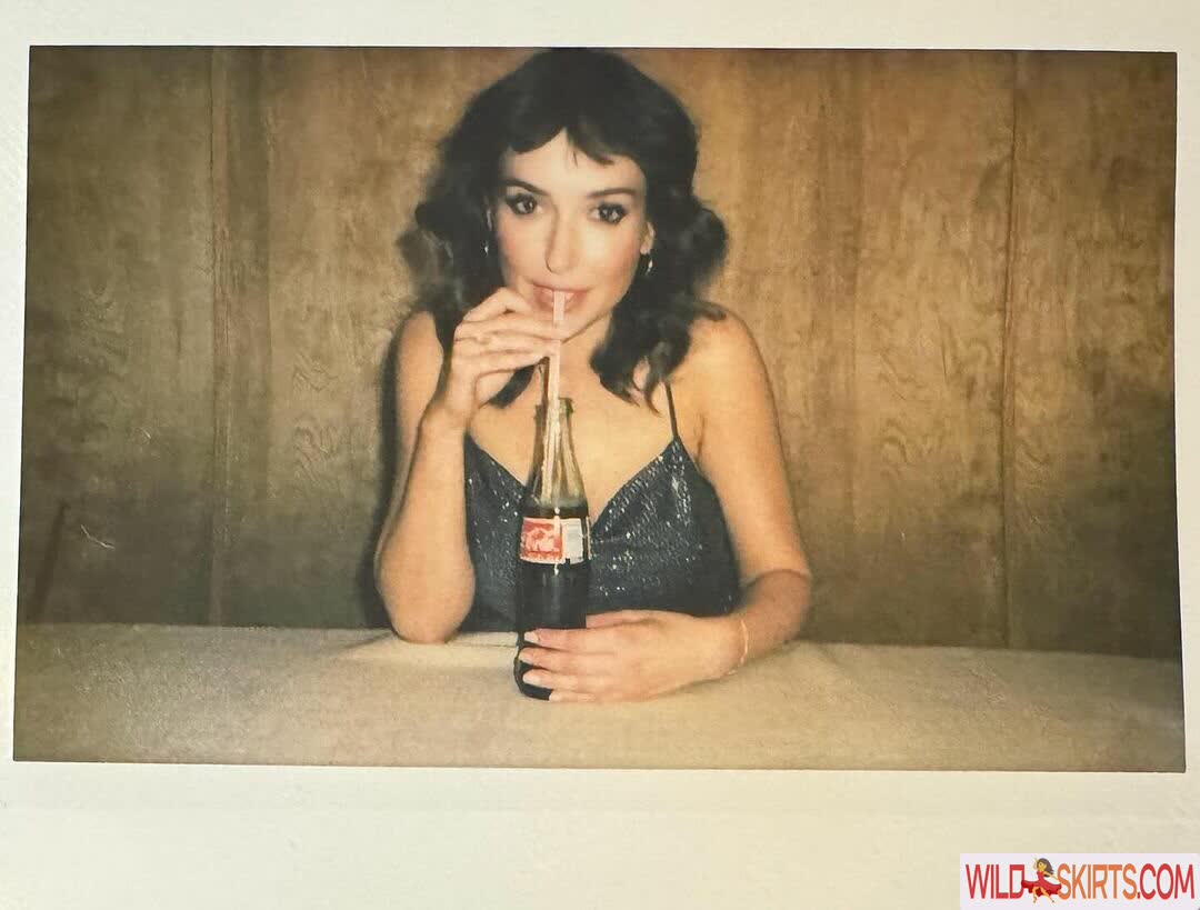 Milana Vayntrub / AT&amp;T Girl / mintmilana nude Instagram leaked photo #2