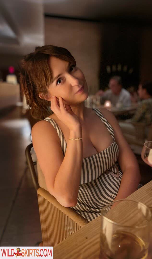 Milana Vayntrub / AT&amp;T Girl / mintmilana nude Instagram leaked photo #14