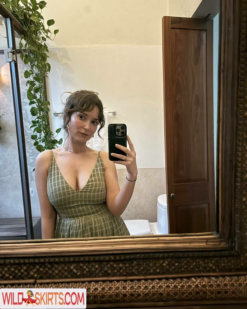 Milana Vayntrub / AT&amp;T Girl / mintmilana nude Instagram leaked photo #14