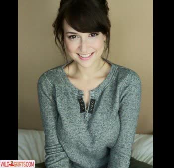 Milana Vayntrub / AT&amp;T Girl / mintmilana nude Instagram leaked photo #13