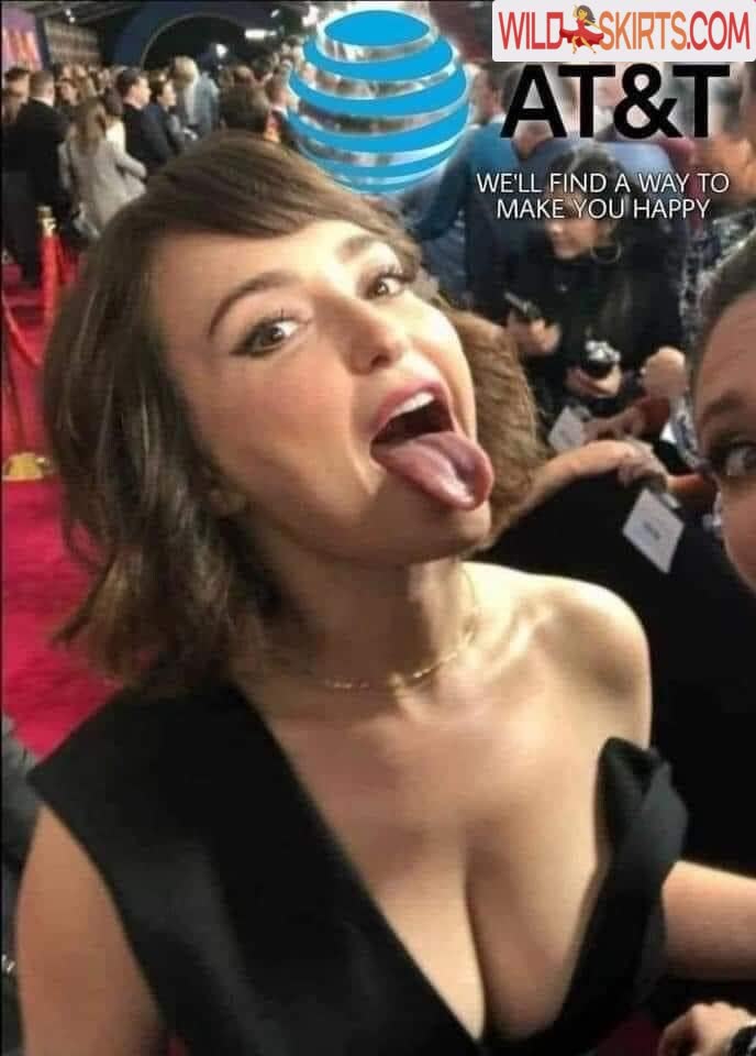 Milana Vayntrub / AT&amp;T Girl / mintmilana nude Instagram leaked photo #1