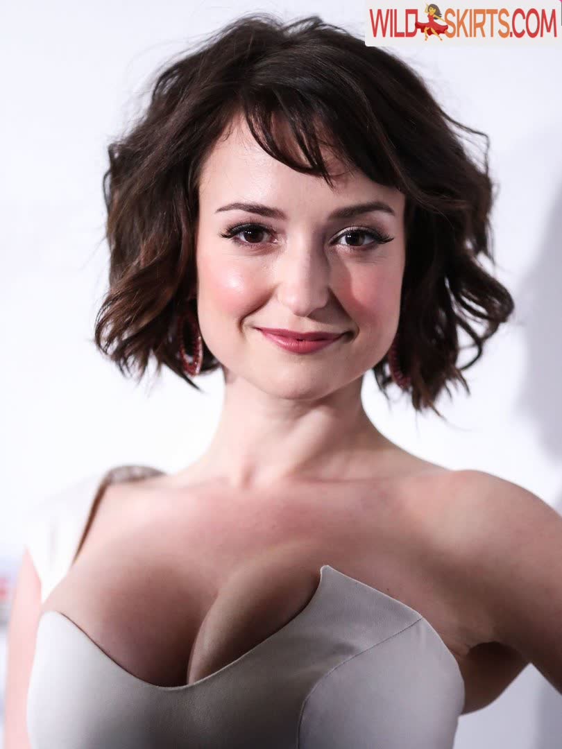 Milana Vayntrub / AT&amp;T Girl / mintmilana nude Instagram leaked photo #8