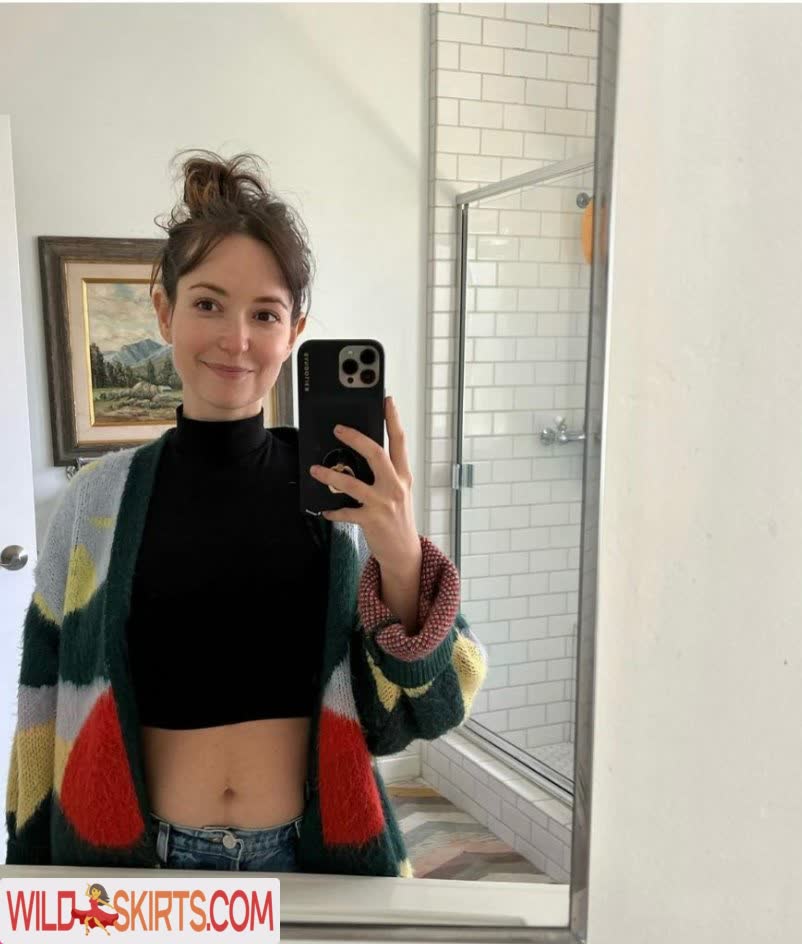 Milana Vayntrub / AT&amp;T Girl / mintmilana nude Instagram leaked photo #11