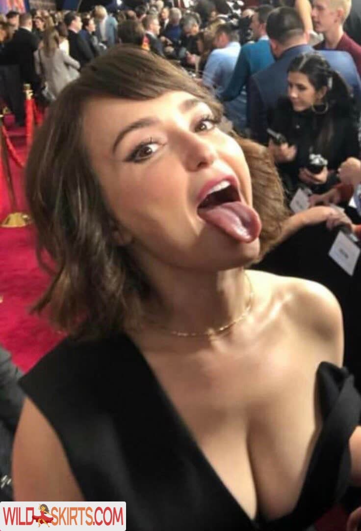 Milana Vayntrub / AT&amp;T Girl / mintmilana nude Instagram leaked photo #11