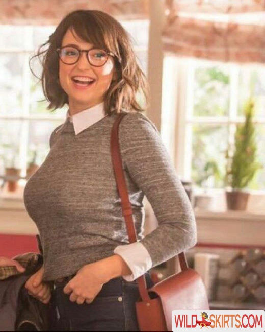 Milana Vayntrub / AT&amp;T Girl / mintmilana nude Instagram leaked photo #236