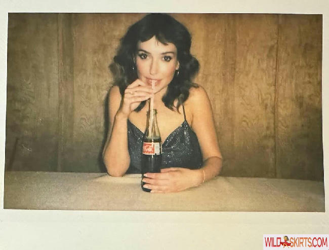 Milana Vayntrub / AT&amp;T Girl / mintmilana nude Instagram leaked photo #321