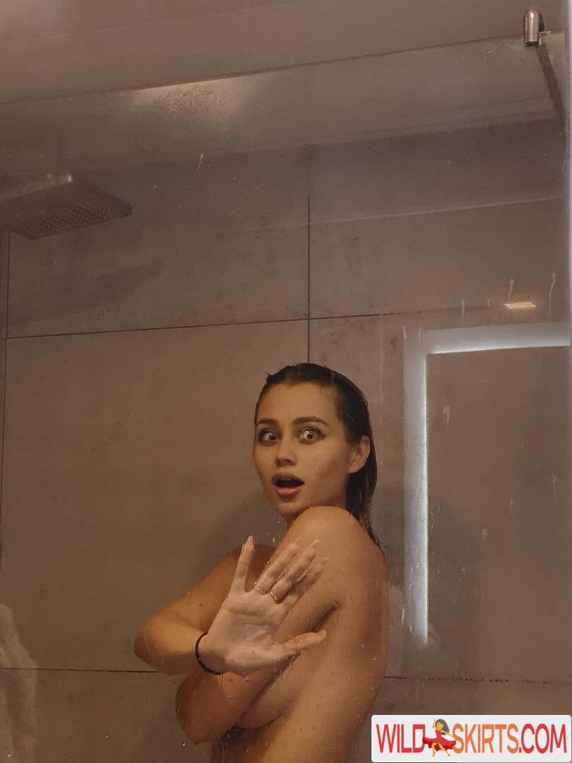 Milash Hub nude leaked photo #10