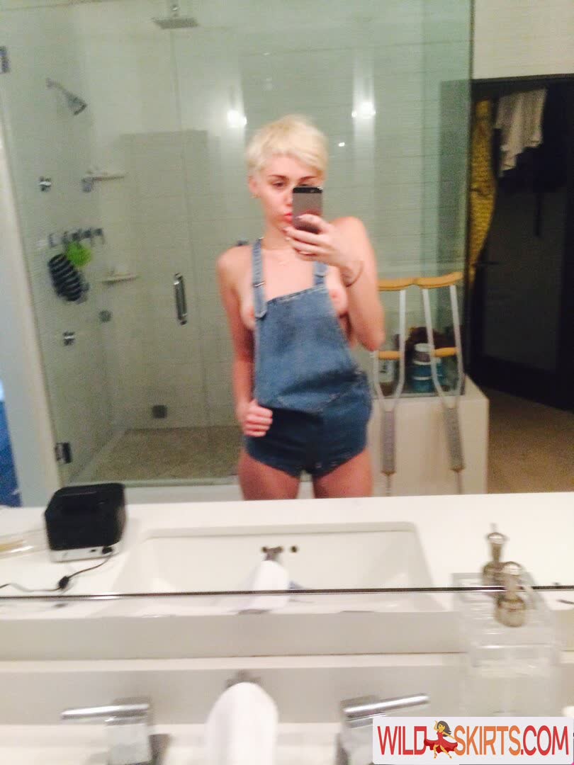 Miley Cyrus / MileyCyrus nude OnlyFans, Instagram leaked photo