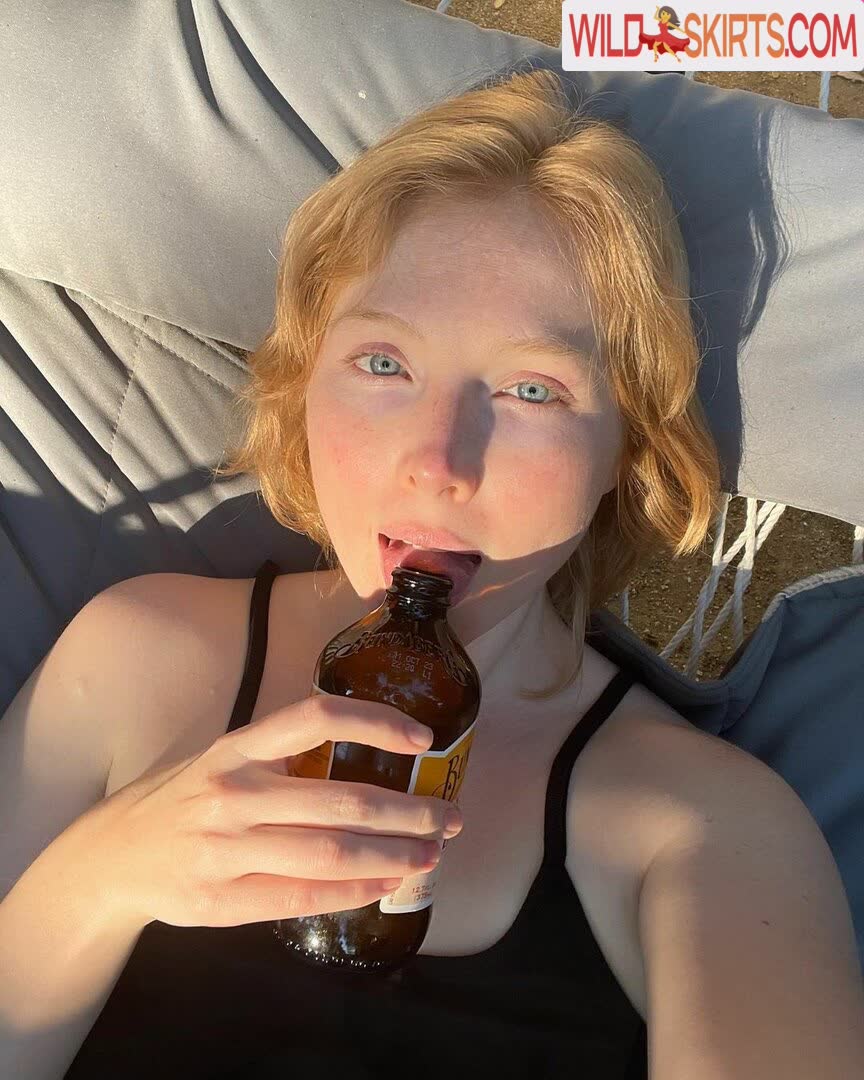 Molly Quinn nude leaked photo #60