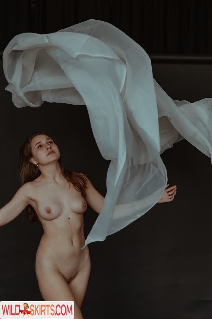 Nadya Matievskaya / shelmartist nude Instagram leaked photo #10
