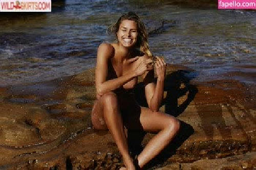 Natalie Jayne Roser / Series Magazine / natalie_roser / seriesmag nude Instagram leaked photo #12