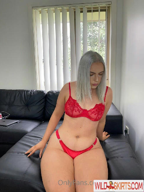 naughtynail / Tynnille Robinson / naughtynail / tynnille_robinson_ nude OnlyFans, Instagram leaked photo #8