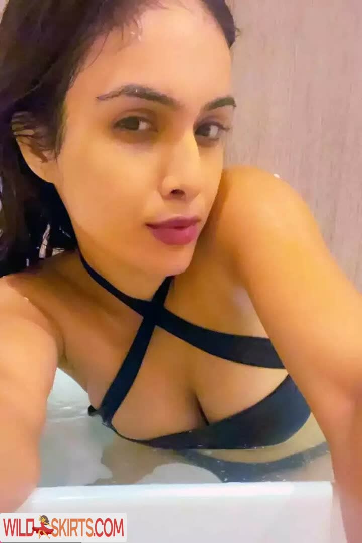 Neha Malik nude leaked photo #262