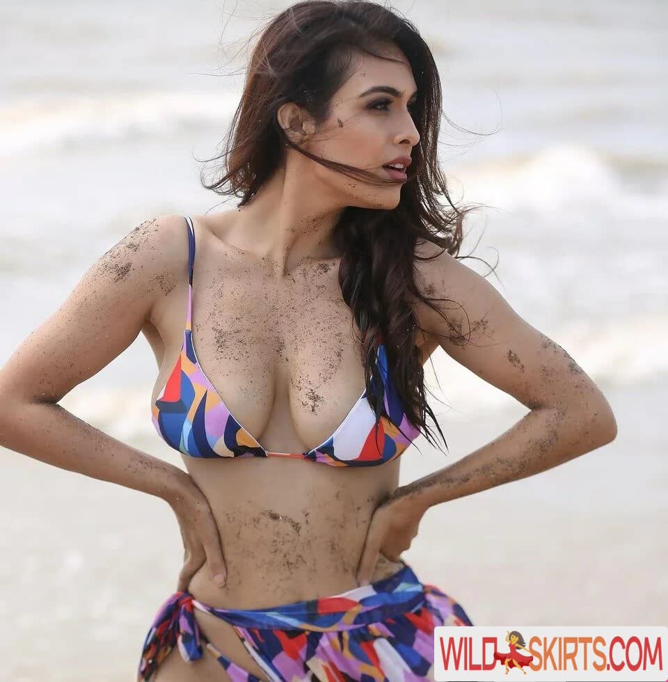 Neha Malik nude leaked photo #370