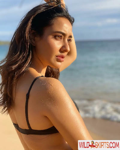 Neha Sharma / nehasharmaofficial nude Instagram leaked photo #5