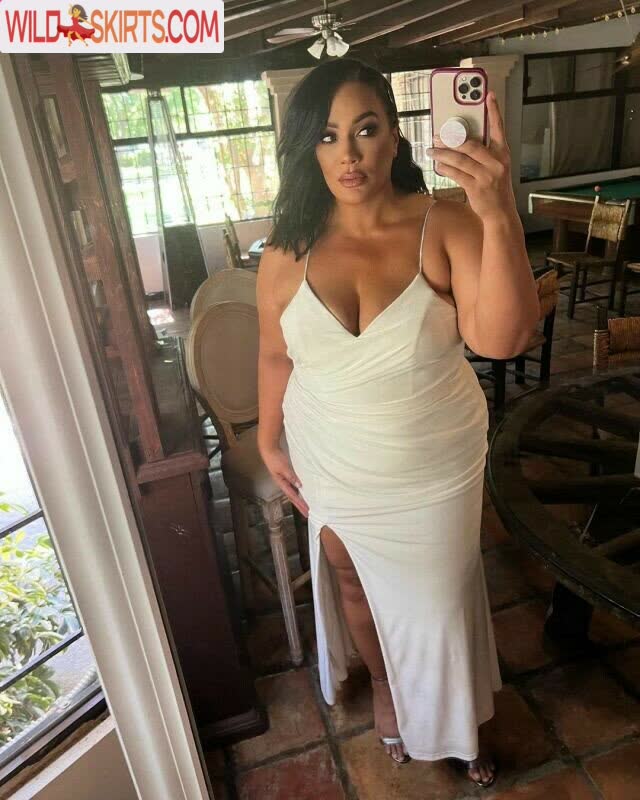 Nia Jax-Lina Fanene nude leaked photo #27