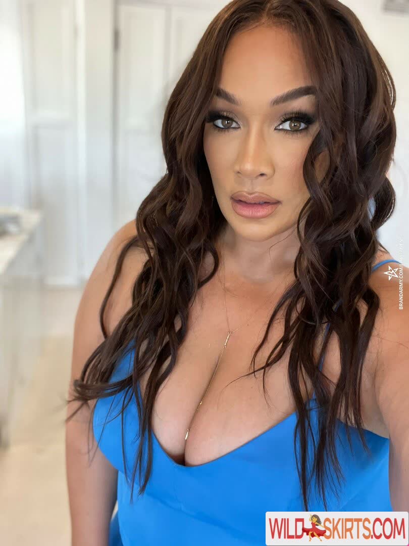 Nia Jax-Lina Fanene / LinaFanene nude Instagram leaked photo #4