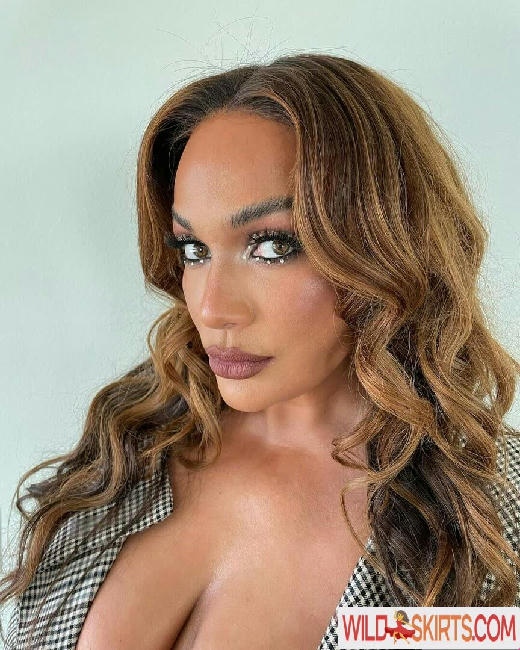 Nia Jax-Lina Fanene / LinaFanene nude Instagram leaked photo #36