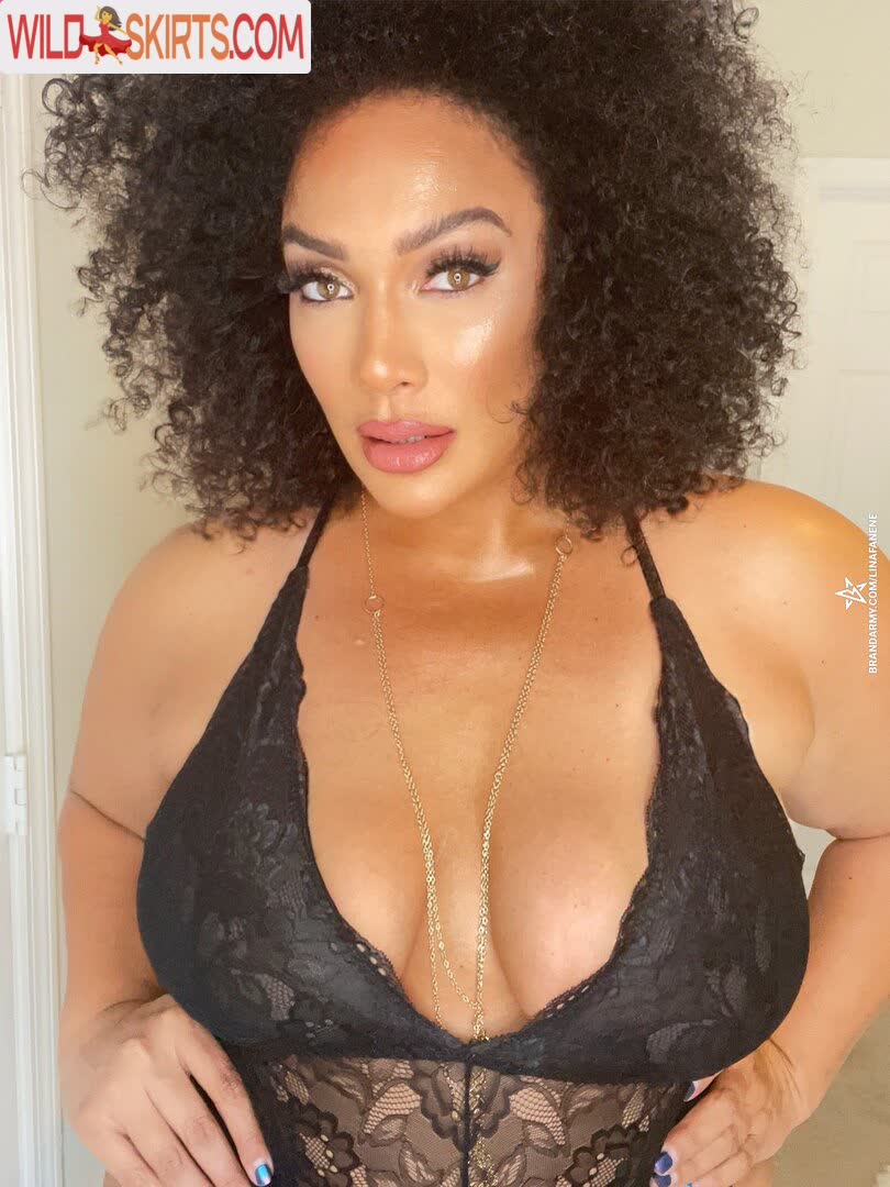 Nia Jax nude leaked photo #33