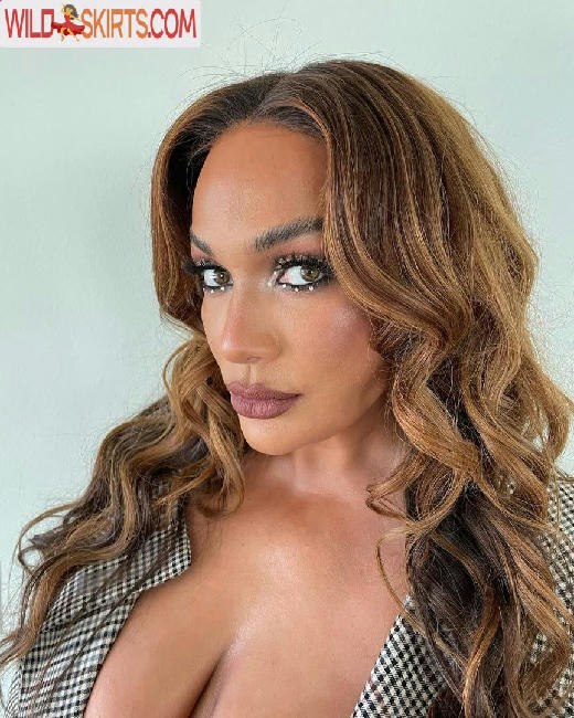 Nia Jax / Lina Fanene / niajaxwwe nude Instagram leaked photo #117