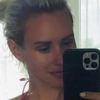 Nicky Whelan avatar