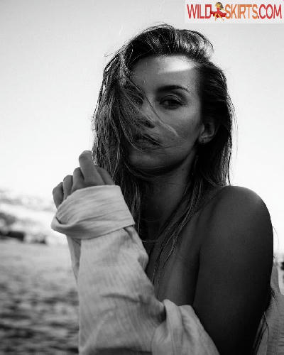 Nicola Cavanis / nicolaca_ nude Instagram leaked photo #10