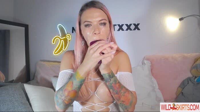 Nicolettxxx nude leaked photo #24