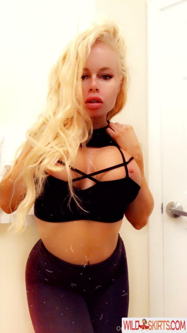 Nikkidelano nude leaked photo #23