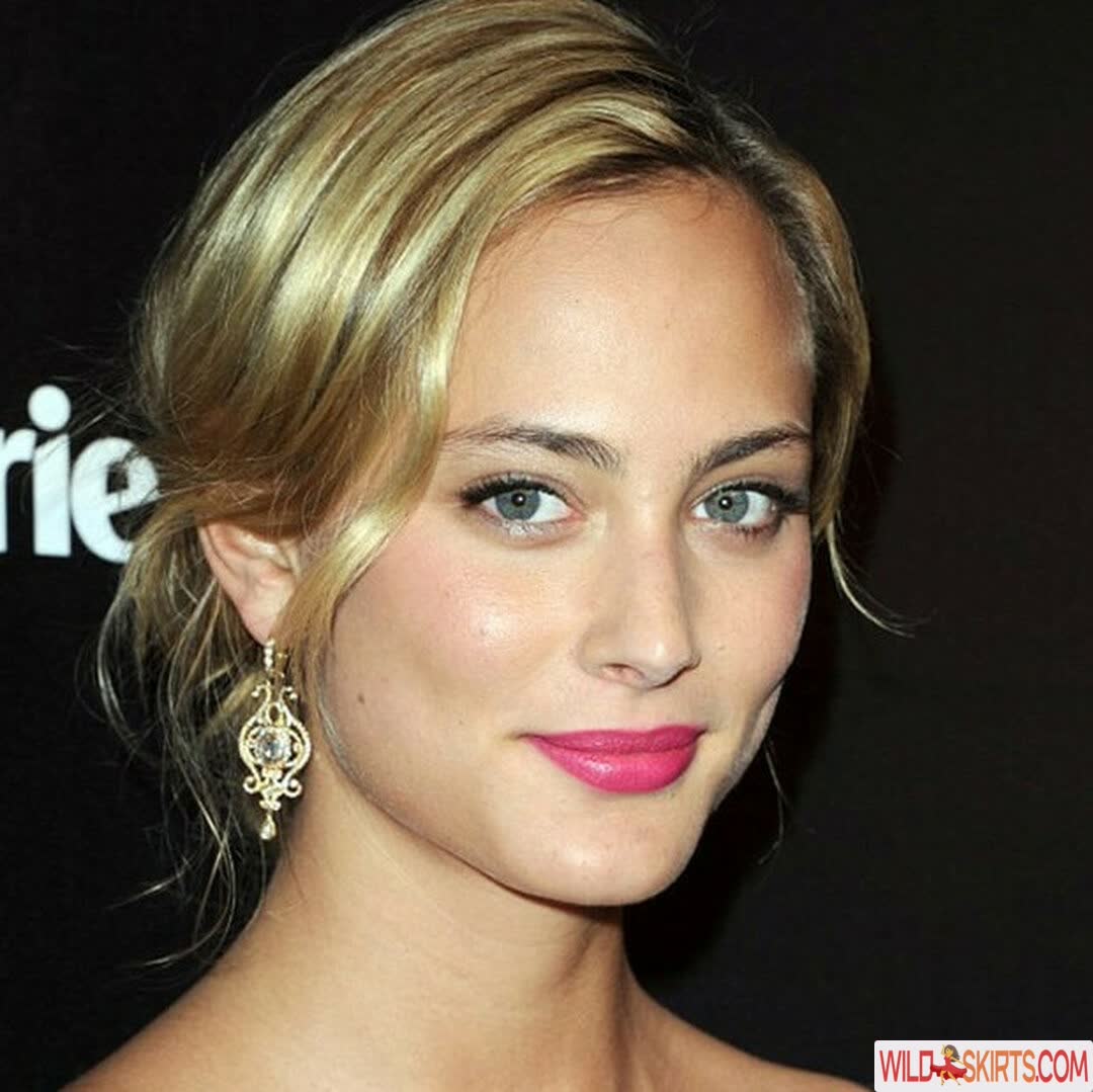 Nora Arnezeder nude leaked photo #7