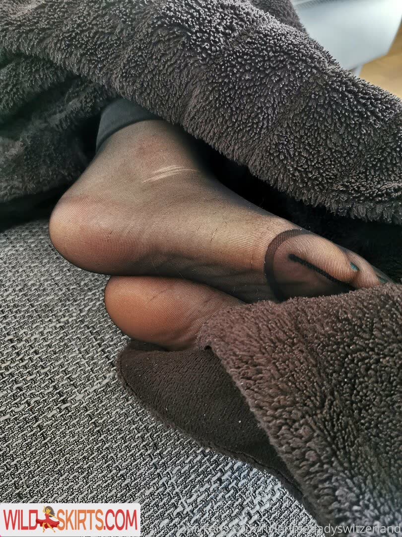 nylonfeetladyswitzerland / nylonfeetlady_switzerland / nylonfeetladyswitzerland nude OnlyFans, Instagram leaked photo #5