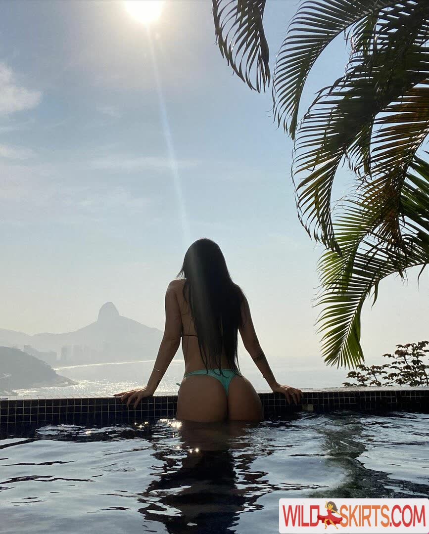 Nyvi Estephan / Discussão / nyviestephan nude Instagram leaked photo #2