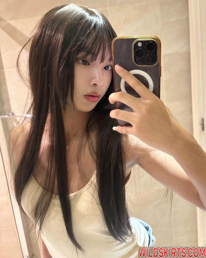 Arihienna nude leaked photo #103