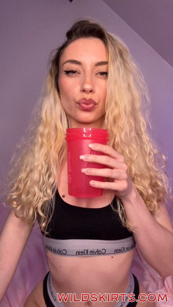 20 hot photos by littleamour