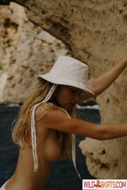 Océane Le Ny / oceane.leny / oceaneleny nude Instagram leaked photo #20