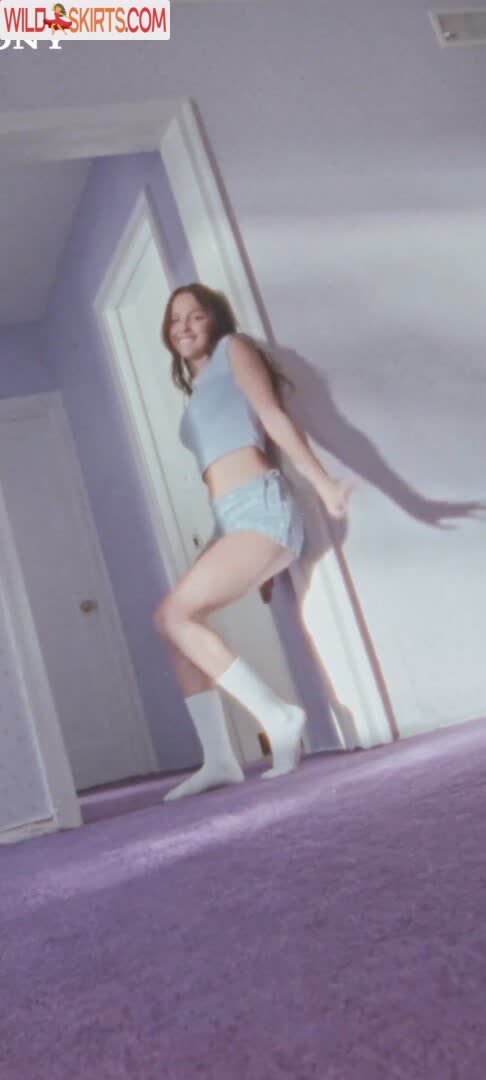 Olivia Rodrigo nude leaked photo #945