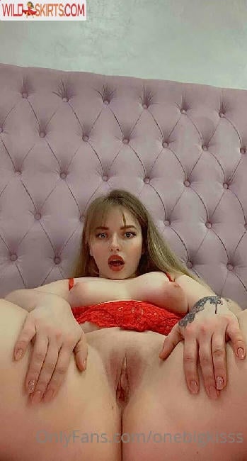 onebigkisss / onebigkiss.official / onebigkisss nude OnlyFans, Instagram leaked photo #42