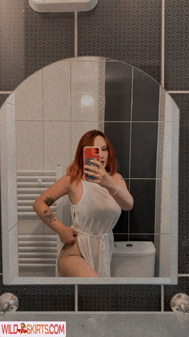 Öz Başak nude leaked photo #11