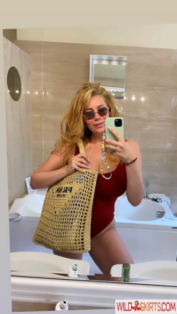 Palina Rojinski / German tv host / palinski nude Instagram leaked photo