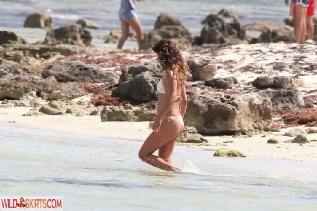 Paula Fernandes / paulafernandes nude Instagram leaked photo #12