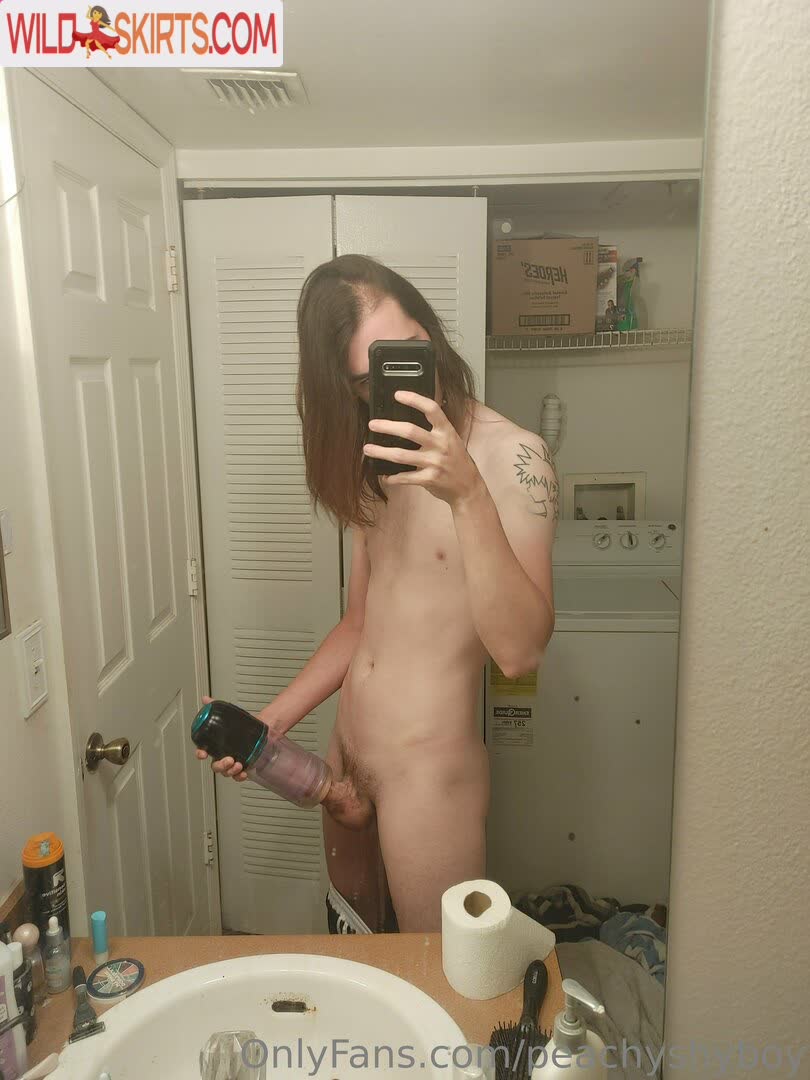 Peachyshyboy nude leaked photo #11